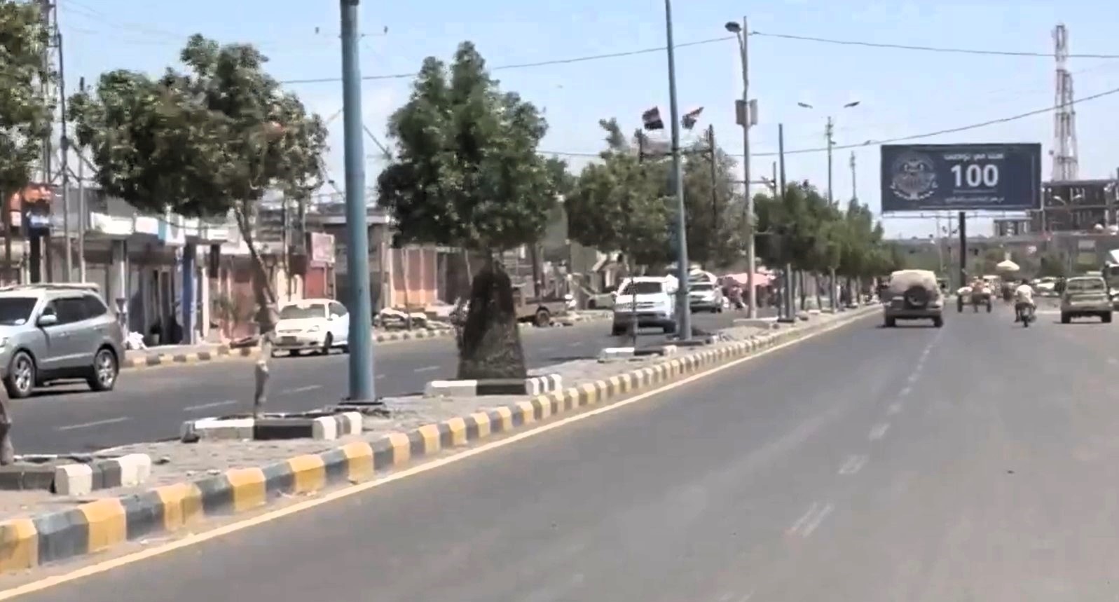 نهب وجبايات وترقب.. كيف تبدو مدينة المخا بعد شهر من سيطرة مليشيا الحوثي؟