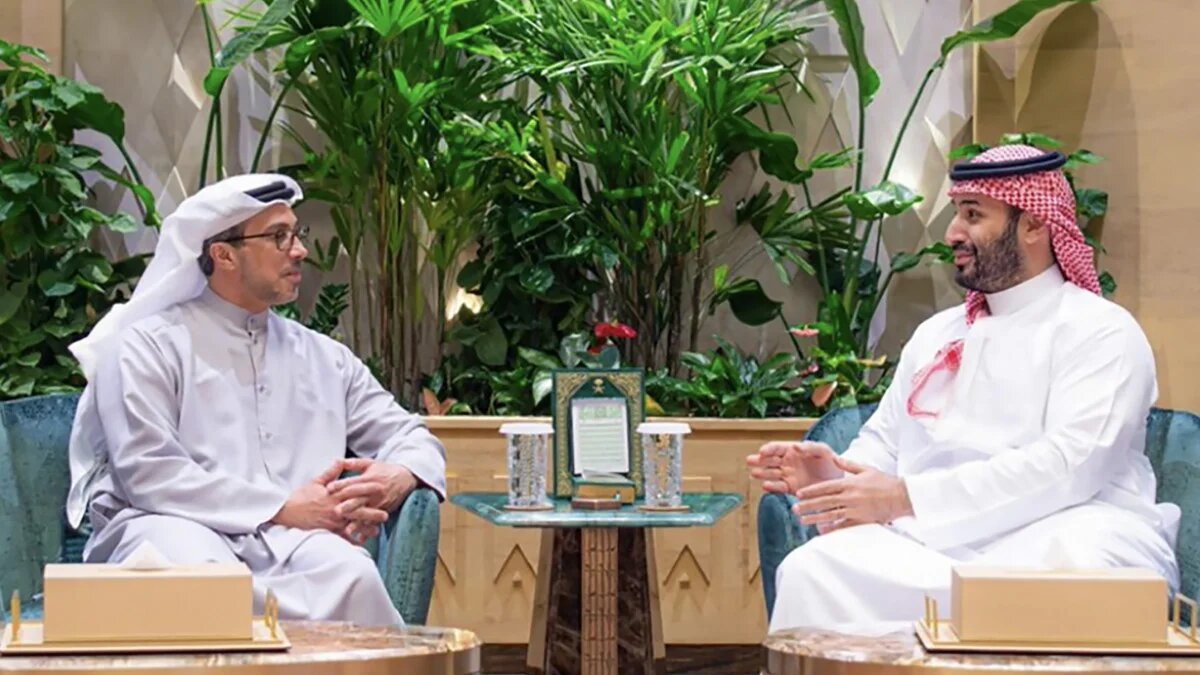 ميدل ايست آي: السعودية والإمارات تناقشان كيفية التعاون بشأن مواجهة الحوثيين