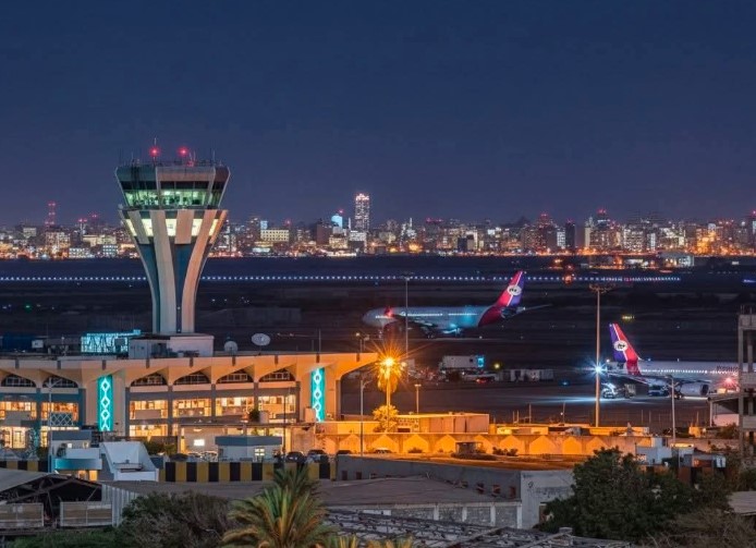 النقل اليمنية: مليشيات الحوثي تستهدف مطار عدن بصاروخين باليستيين للمرة الرابعة هذا الشهر