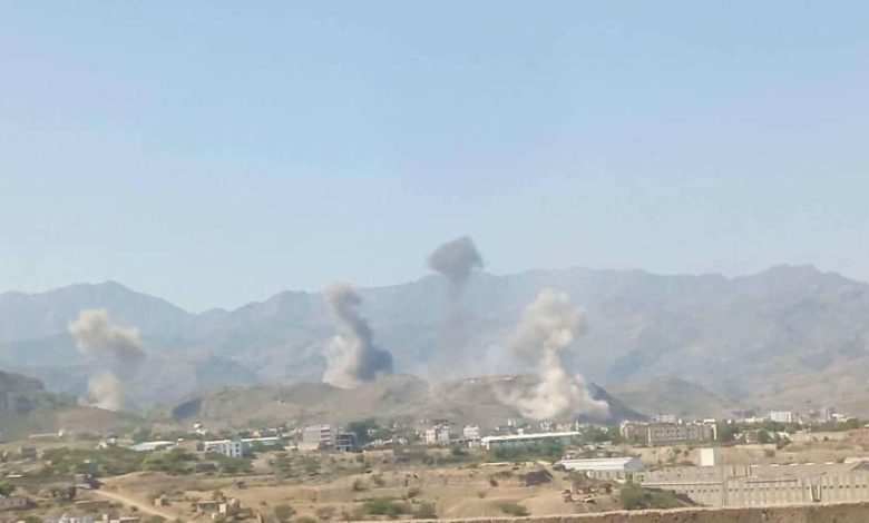 الجيش يواصل تمشيط المواقع المحررة غربي تعز ويكثف ضرباته على مواقع الحوثيين في عدة جبهات