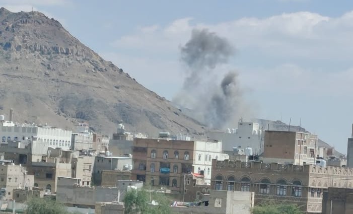 صنعاء.. دوي انفجارات عنيفة جراء غارات جوية وسط تحليق مستمر للطيران